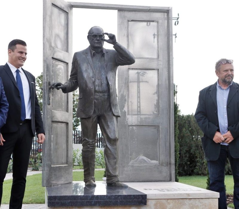 27777f6b2d874f928f8d2019cb95c548